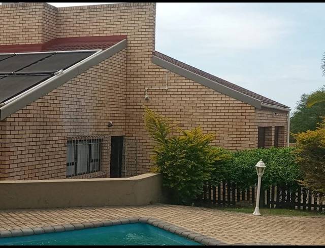 4 BEDROOM HOUSE FOR SALE IN WAVECREST